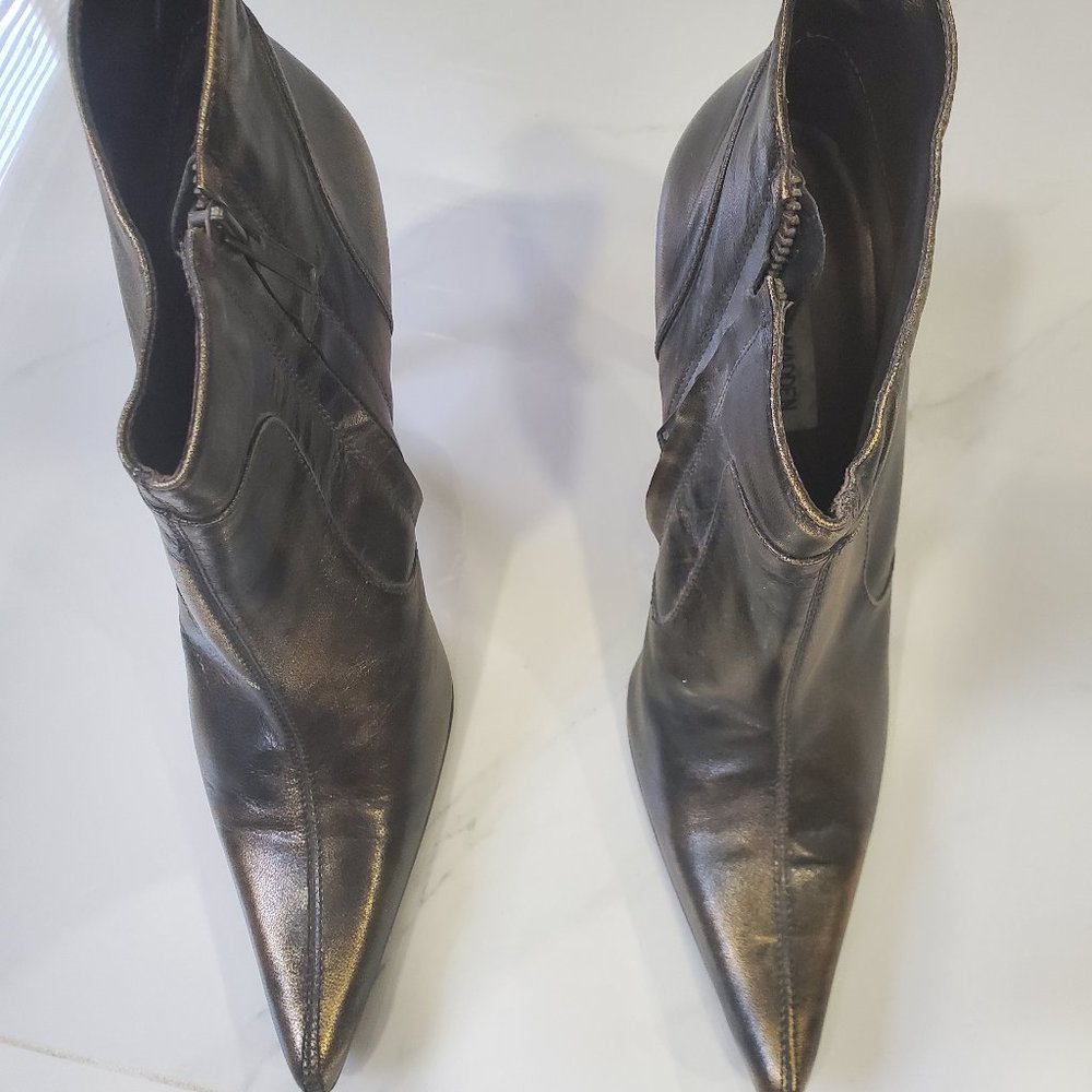 Steve Madden Women's stiletto heel, ankle fashion booties bronze size 10